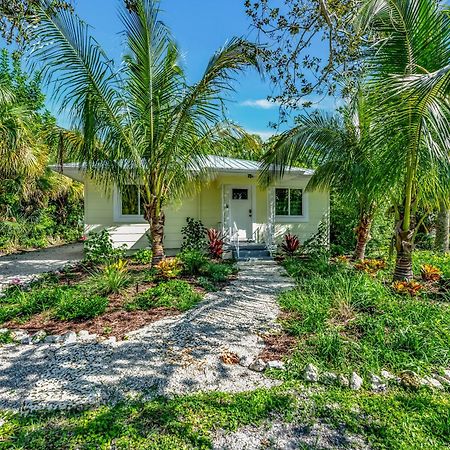 Casa Posada - So Close You Can Hear The Waves Historic Beach Cottage W Beach Gear Anna Maria Exterior foto